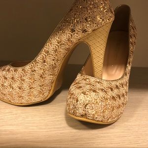 Sparkling Gold Platform Dress Shoes